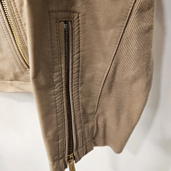 NWT - Calvin Klein Tan Biker Jacket - Faux Leather - Size 0X - Picture 8 of 12